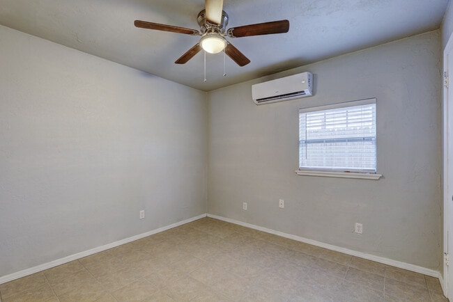 Building Photo - 1410 NW 10th Street