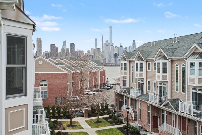 Building Photo - 354 Oswego Ct