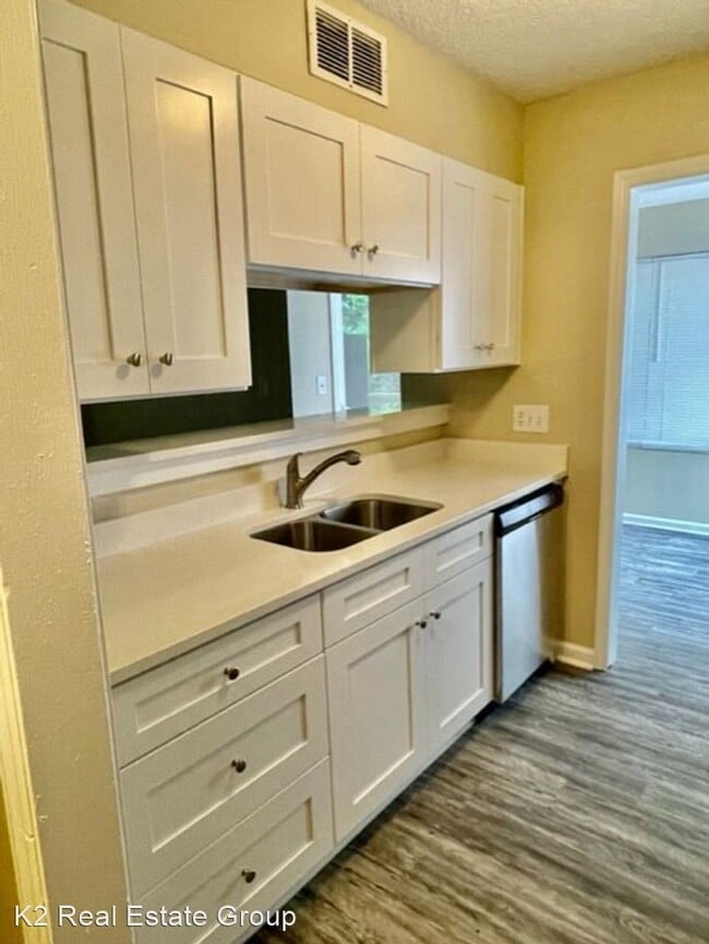 Building Photo - 3 br, 2 bath House - 9210 E William Thomas...