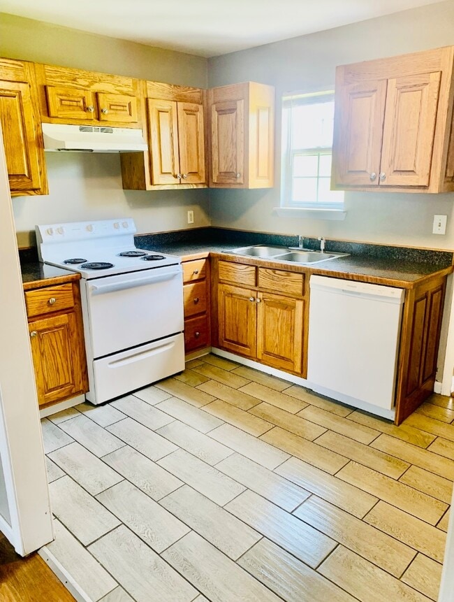 Building Photo - 4005 County Rd 34