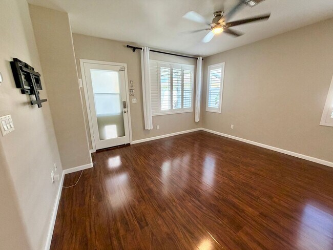 Building Photo - Spacious 3-Bed, 2-Bath Townhome in Ka Maka...