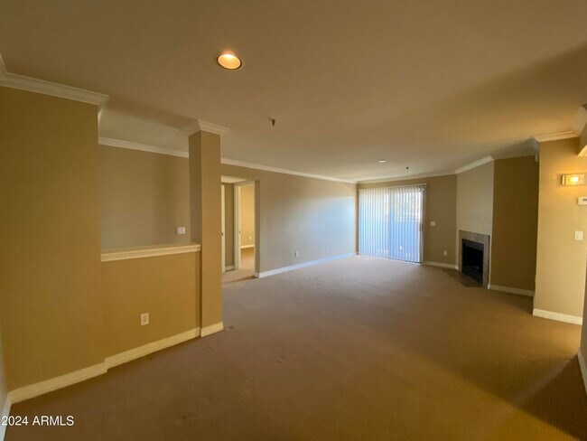 Building Photo - 2025 E Campbell Ave