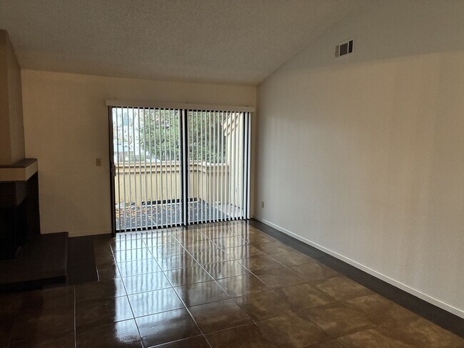 Building Photo - 3400 Sullivan Ct