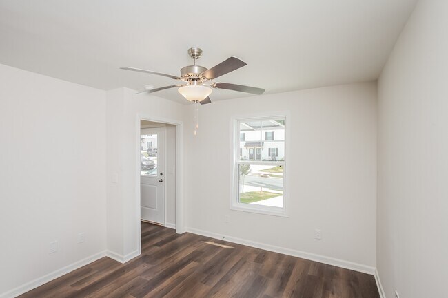 Building Photo - 317 Noble Ln