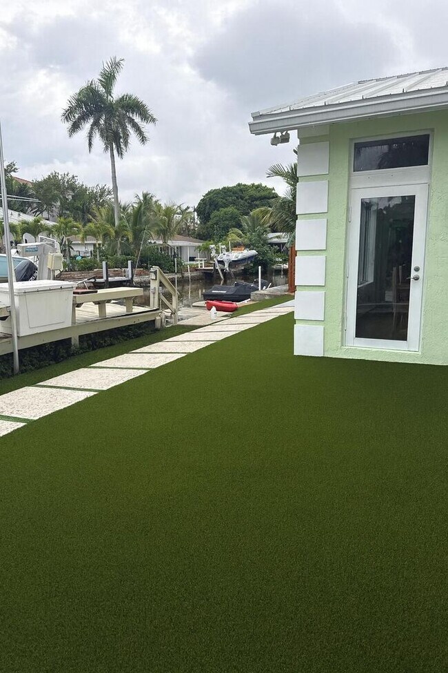 Building Photo - 810 Bamboo Ln