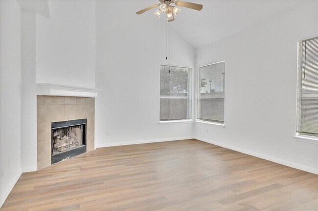 Building Photo - 1402 Grafton Ln