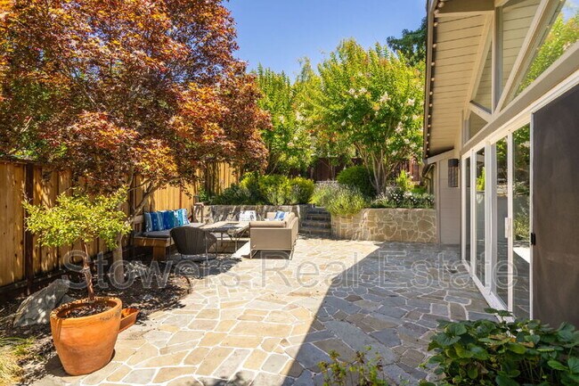 Building Photo - 714 Glenside Cir