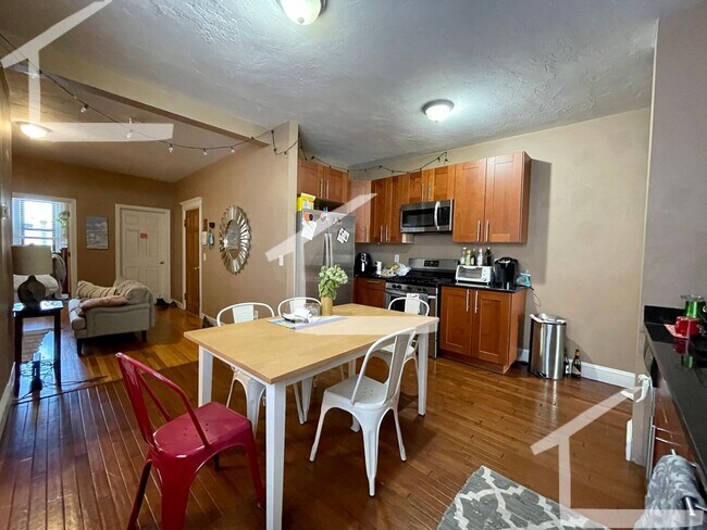 Building Photo - Easy Commute! Perfect Location Near Everything! Luxury Allston 5-Bed