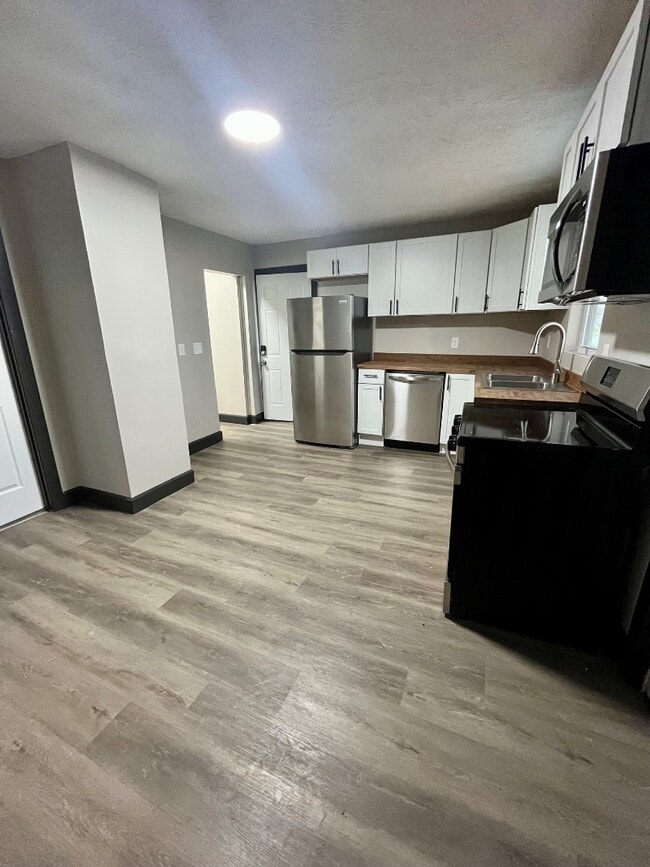 Building Photo - 2114 Ave G