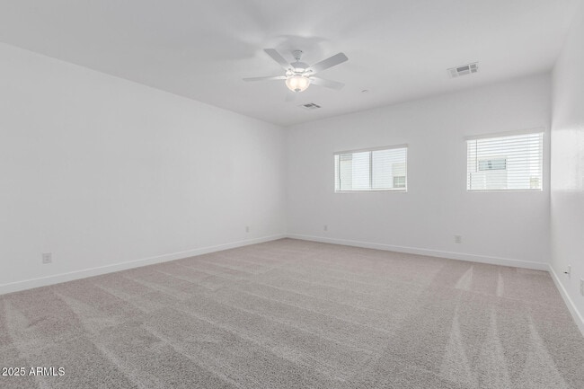 Building Photo - 1318 S 105th Pl