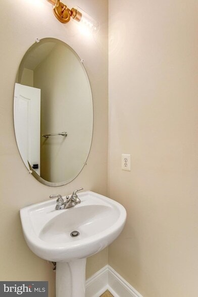 Building Photo - 4490B Beacon Grove Cir