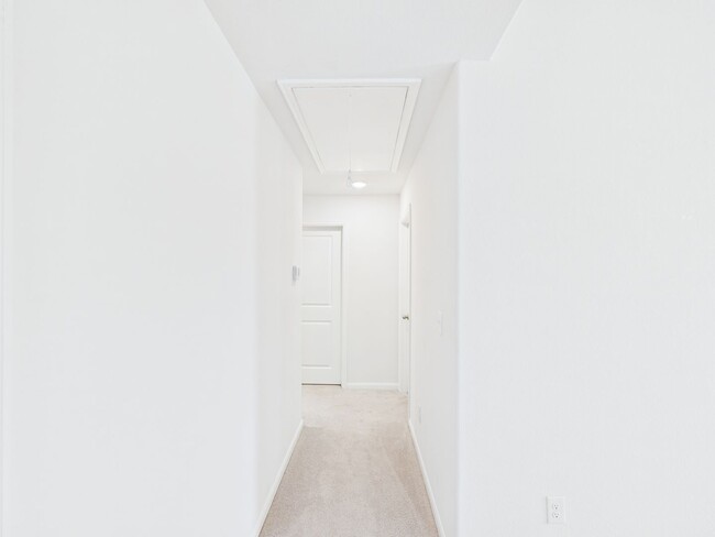 Building Photo - Santa Rita  Beauty