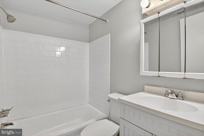 Building Photo - 7505 Riverdale Rd