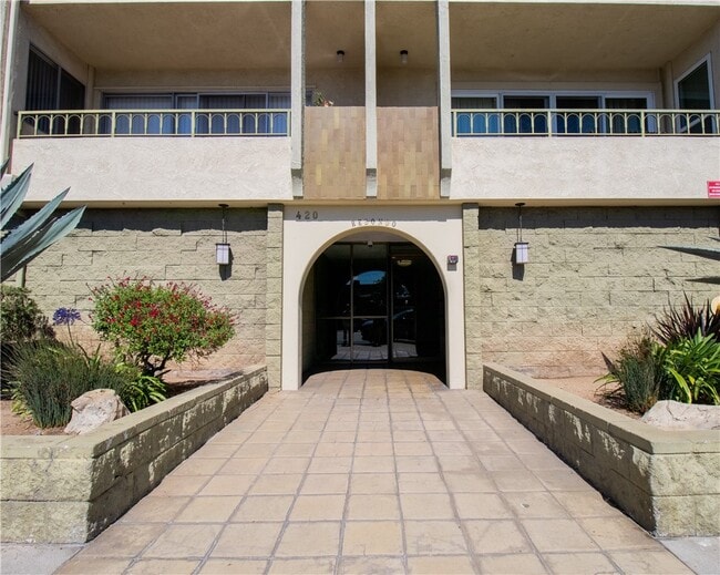 Building Photo - 420 Redondo Ave
