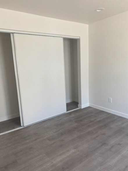 Building Photo - 6536 Brynhurst Ave