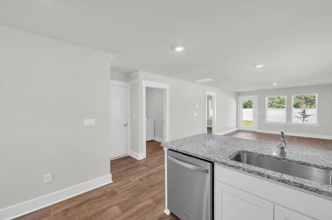 Building Photo - 121 S Grassland Rd