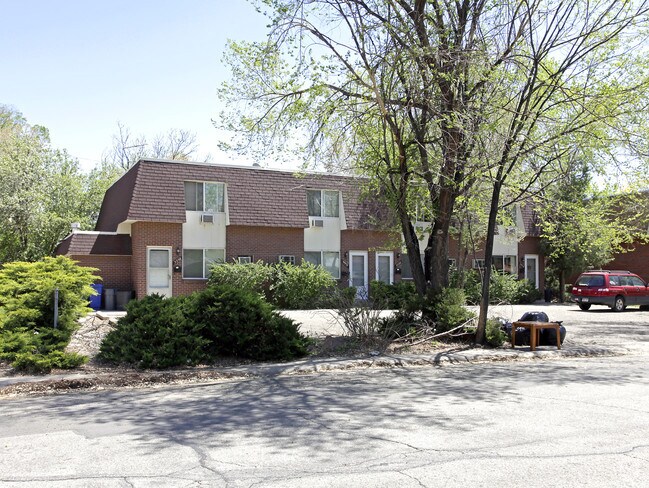 Building Photo - 5550-5556 Newland Way