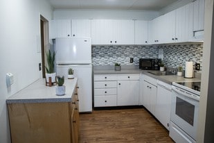 Building Photo - 3405 Charlemagne Cir