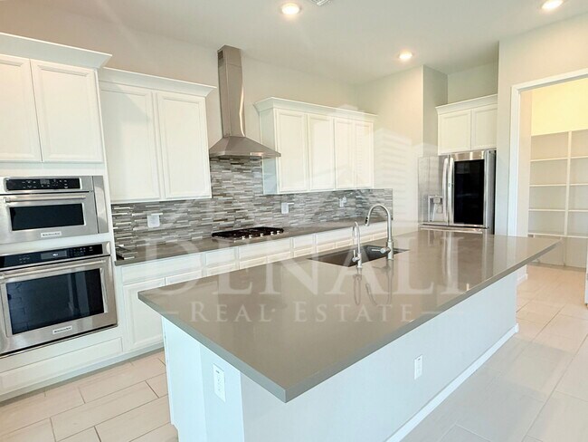 Building Photo - 1153 E Nolan Pl