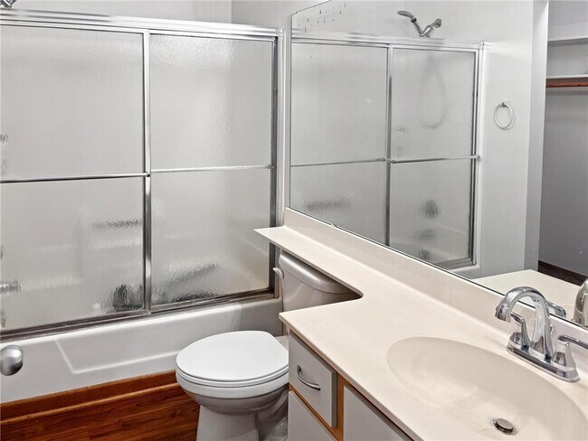 Building Photo - 431 S 7th St