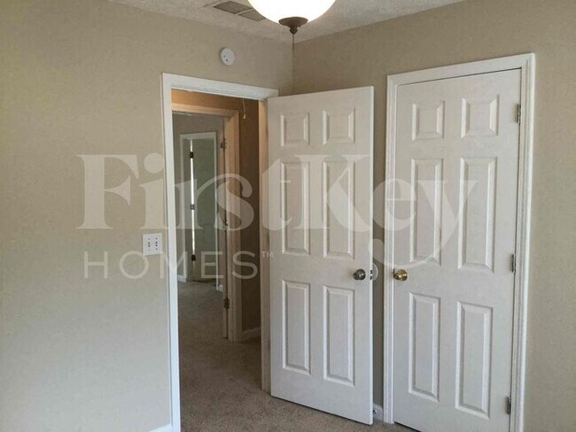 Building Photo - 290 Saratoga Ct