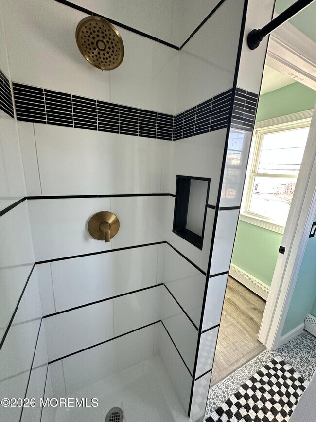 Building Photo - 3 E Central Ave