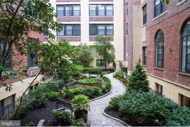 Building Photo - 1100 S Broad St