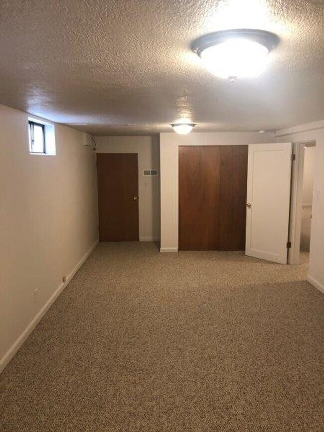 Building Photo - Beautiful Northside 3 Bedroom 2.5 Bath near the Indian Trail!