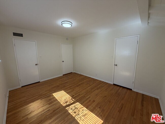 Building Photo - 4850 Excelente Dr