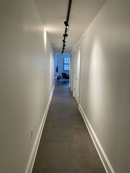 Building Photo - 758 N Broadway