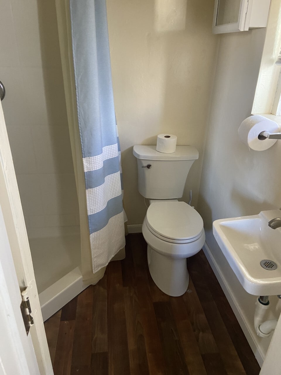 bathroom - 125 E 100 N