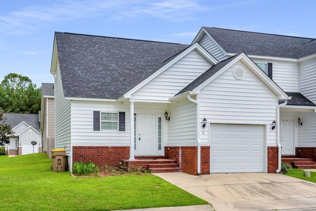 Building Photo - 13 Cypress Ln