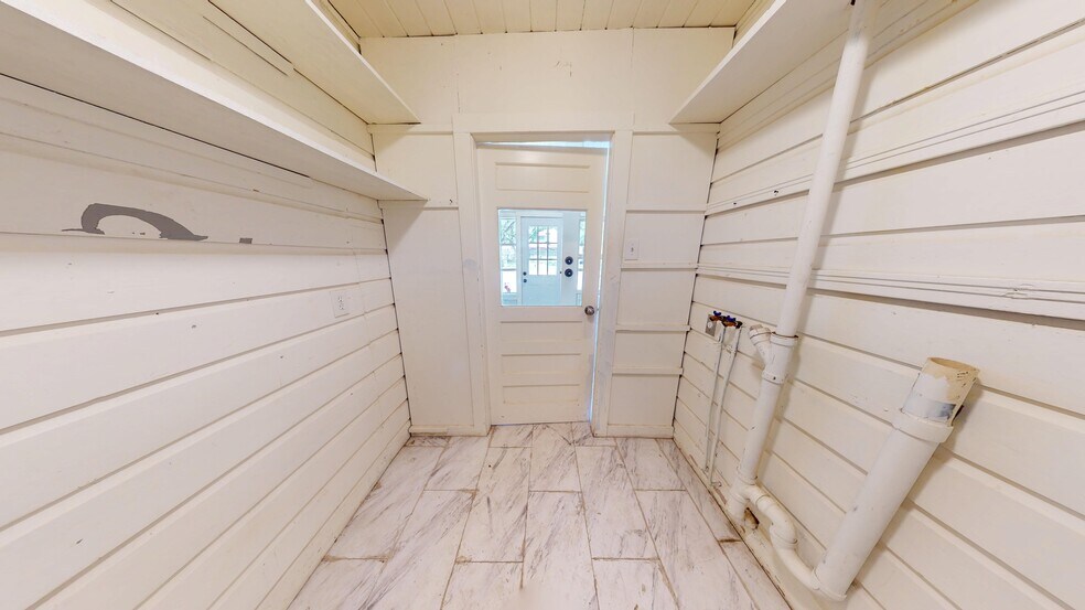 Laundry Room - 1901 11th St