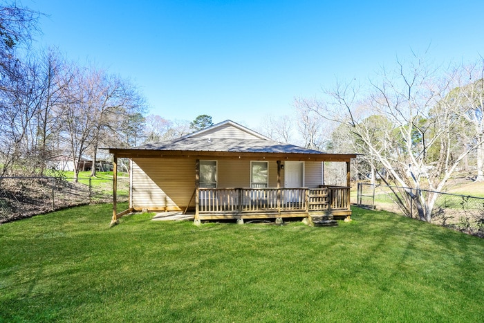 Building Photo - 224 Sylvan Dr