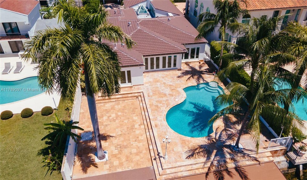 Building Photo - 72 S Hibiscus Dr
