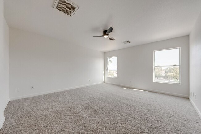 Building Photo - Fully Remodeled & Move-In Ready – Modern Finishes + Huge Loft!