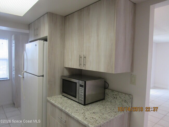 Building Photo - 500 Catalina Rd