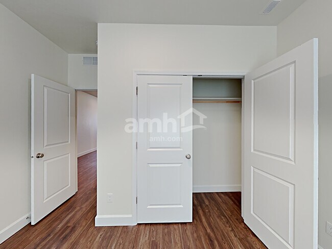 Building Photo - 9446 W Hiden Stream St