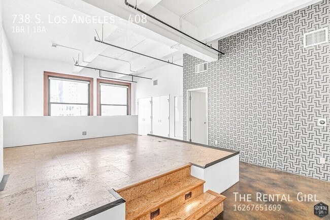 Building Photo - 738 S Los Angeles St