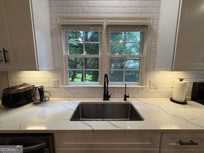 Building Photo - 3755 Ridgeside Ct