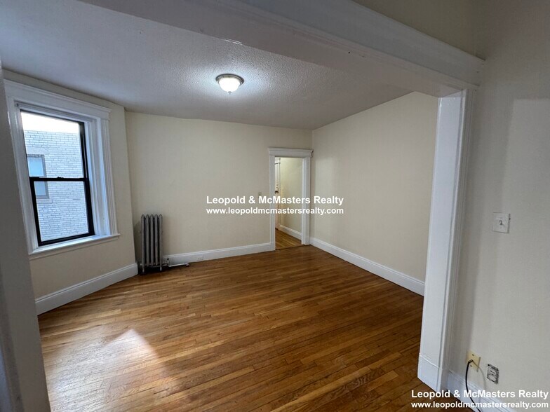 Building Photo - 230 Fuller St