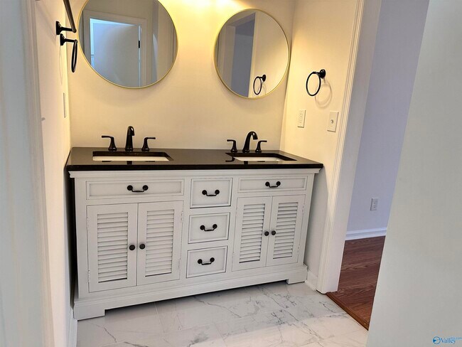 Building Photo - 13908 Creely Dr SW