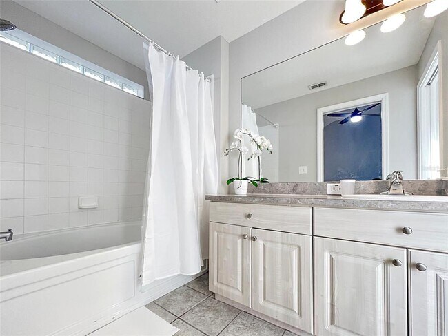 Building Photo - 24604 Siena Dr