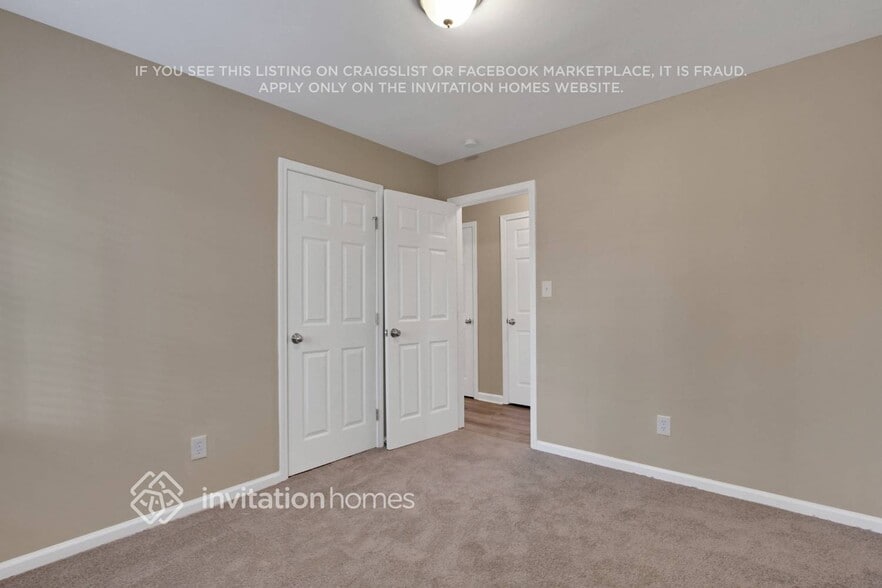 Building Photo - 5801 Oakleaf Dr