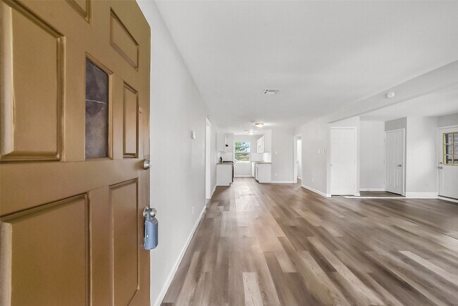 Building Photo - 10987 Fairland Dr
