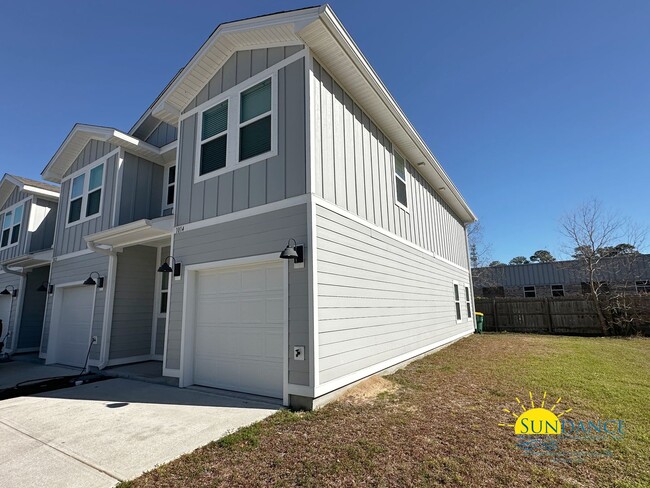 Building Photo - Spacious 3-Bedroom Home in Fort Walton Beach!