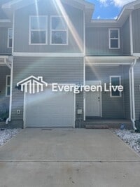 Building Photo - 9807 Fowler Ave