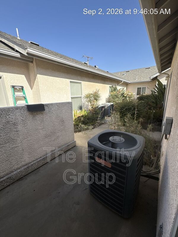 Building Photo - 1311 S Crowe St