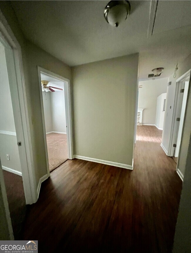Building Photo - 160 Jeb Stuart Dr