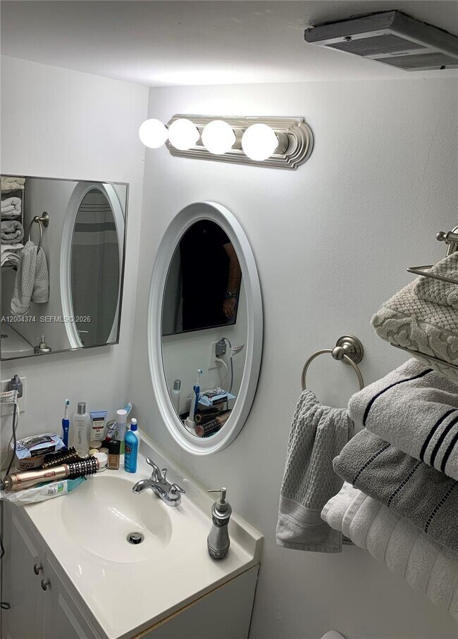 Building Photo - 8660 SW 212th St